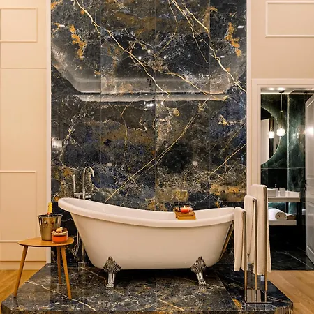 Curcumelli Luxury شقة